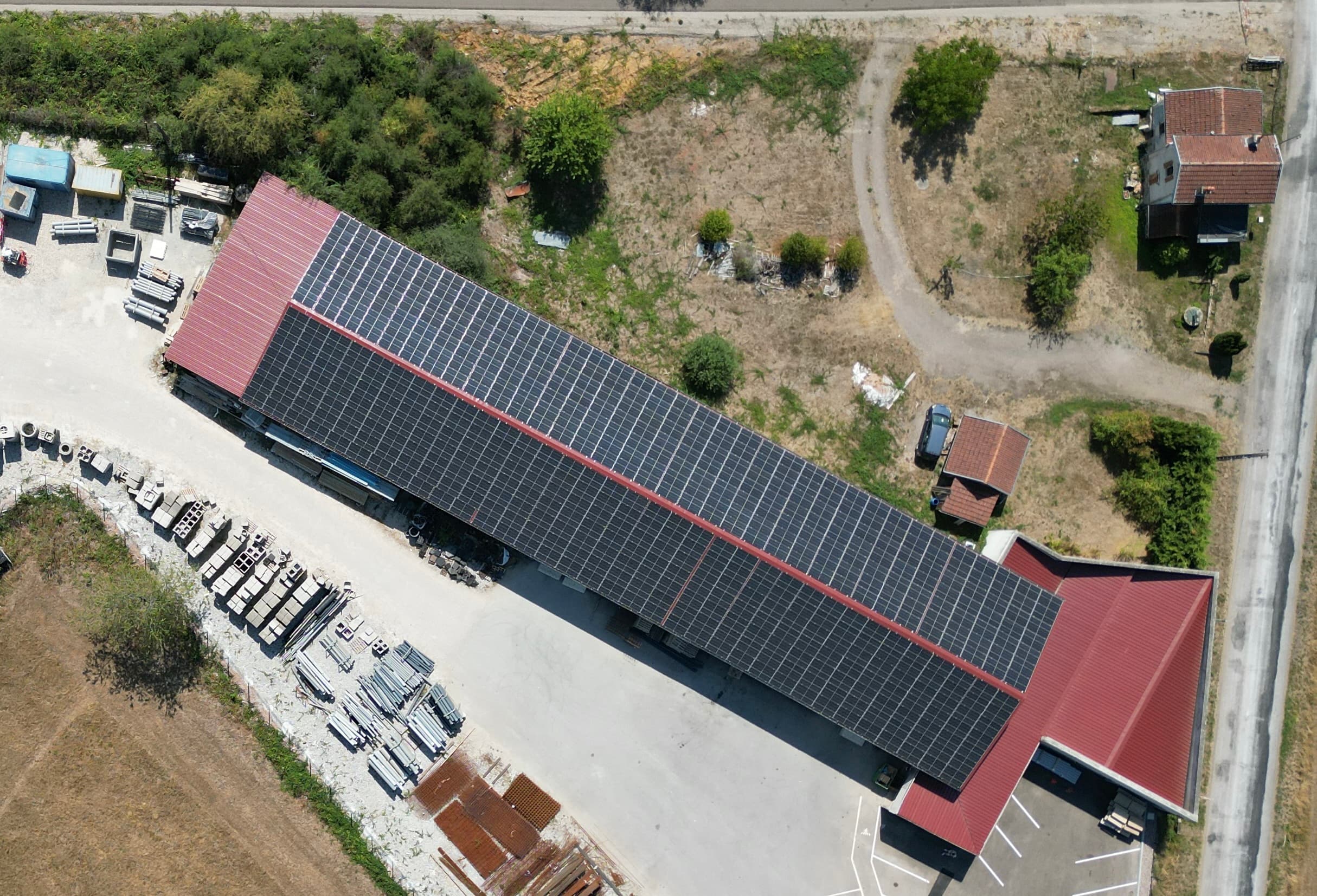 Panneaux solaires sur nos hangars — SAS Damioli